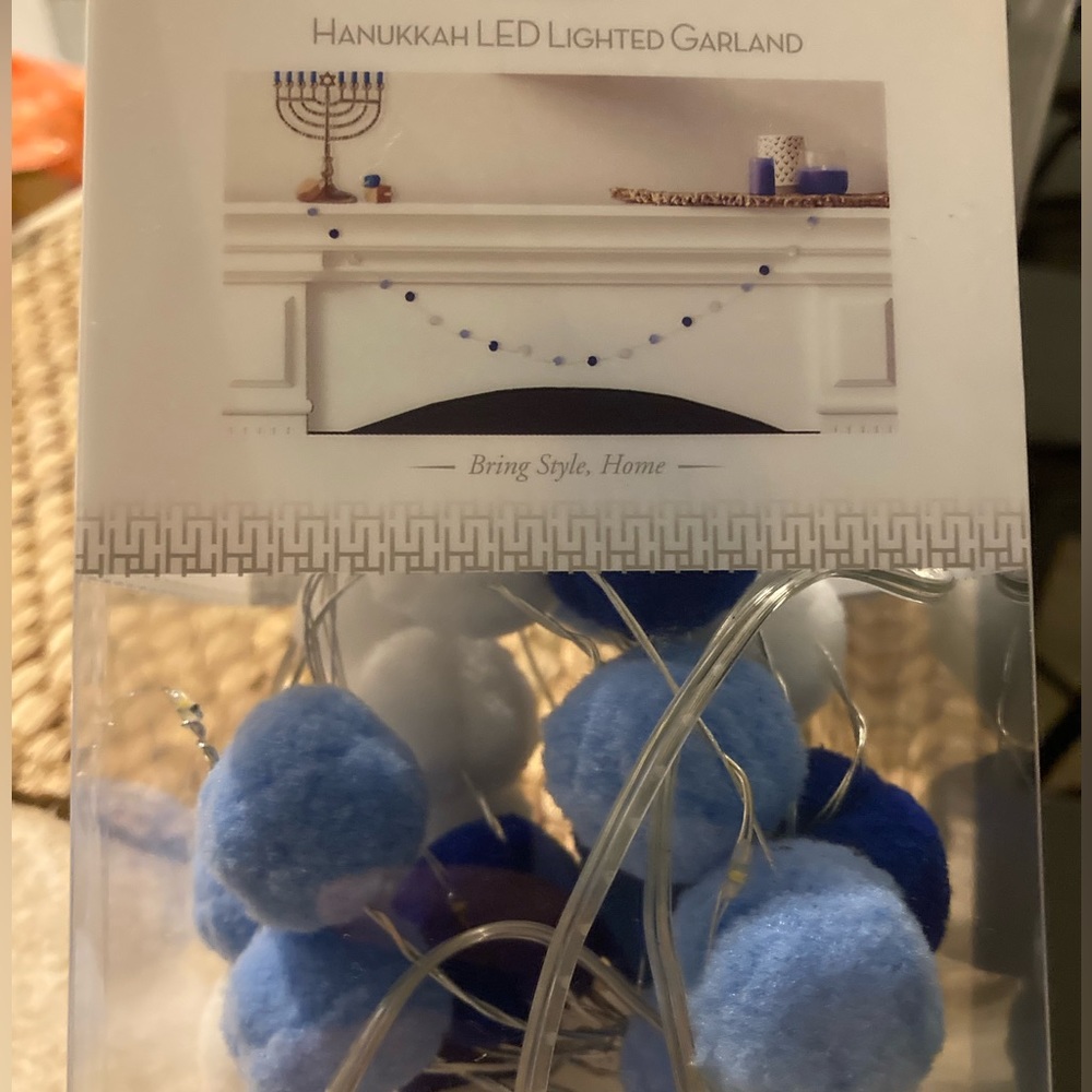 Hanukkah Pom Pom LED Lighted Garland Blue